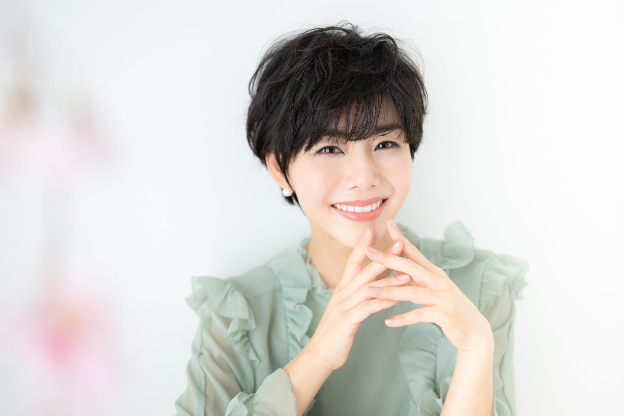 審美歯科で歯が美しくなり笑顔に自信が出た女性