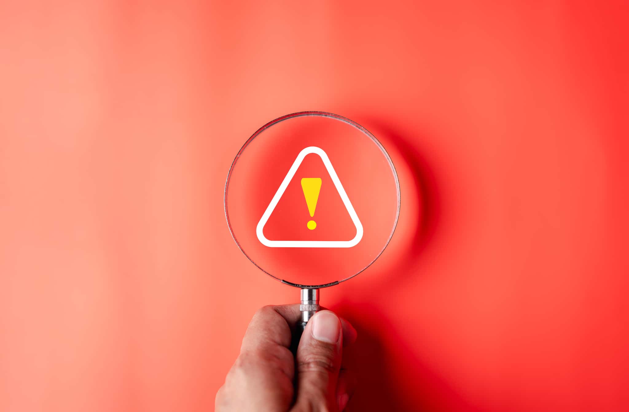 抜歯後にインプラント治療を行うときの注意点を説明するイメージ