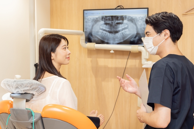 インプラントについて説明するイメージ