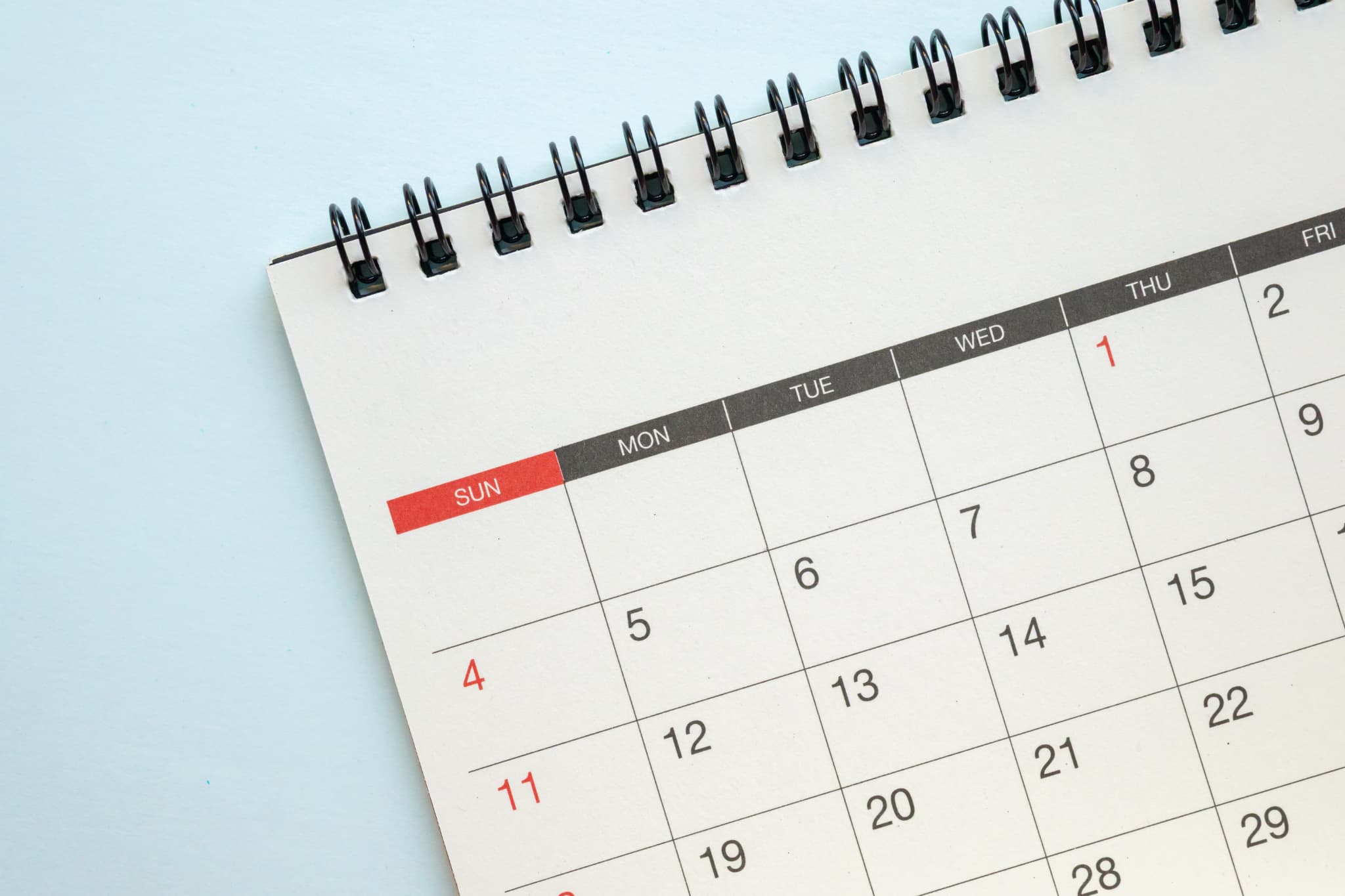 前歯をセラミックにするのにかかる期間のイメージ